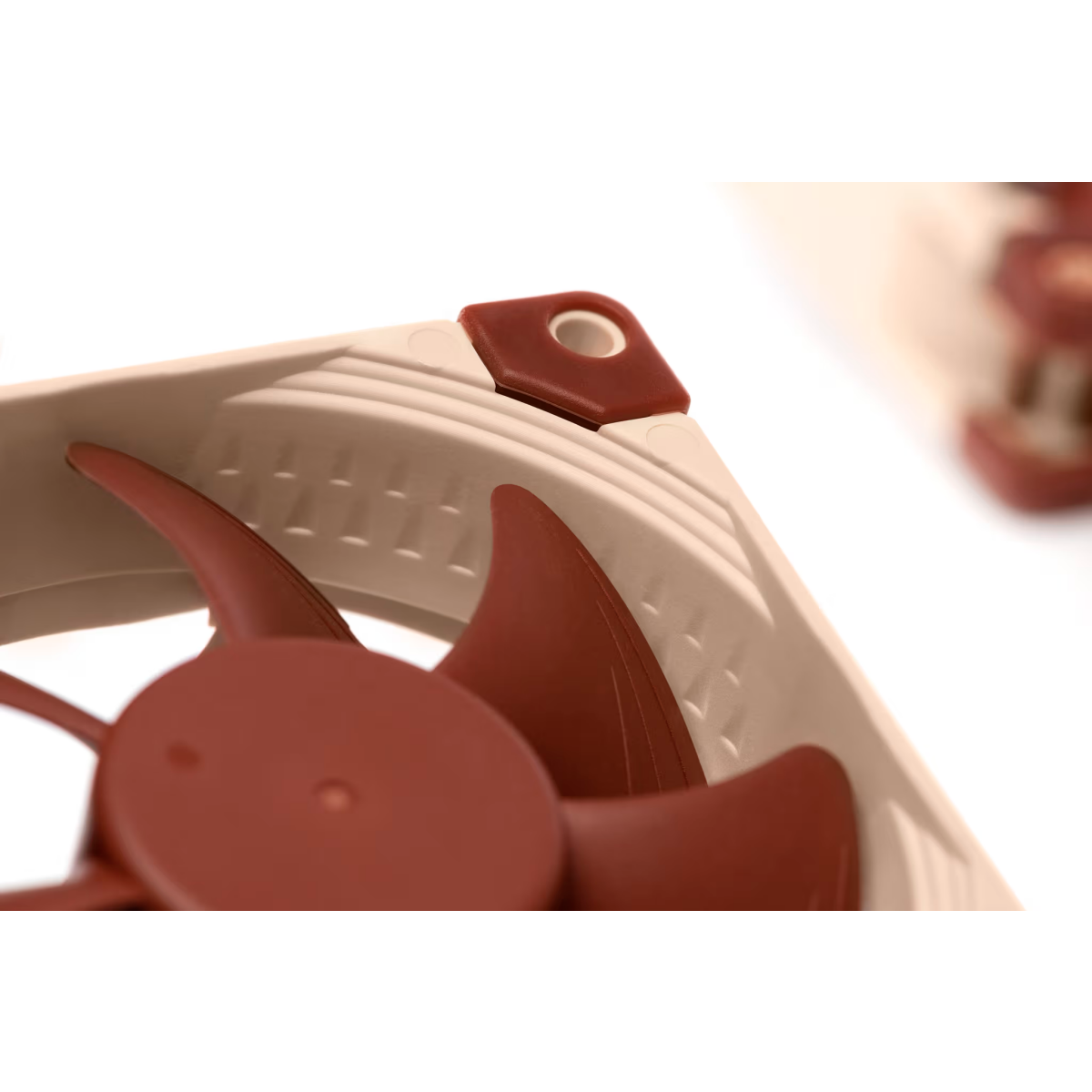 Вентилятор для корпуса Noctua NF-A8 PWM — изображение 5