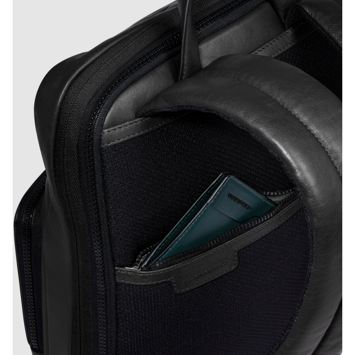 Рюкзак для ноутбука Piquadro Expandable Slim Laptop Backpack 14" Black (CA6311AP) — изображение 7
