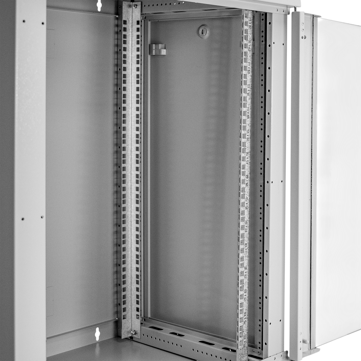 Шкаф настенный 19", 15U Exegate EX300255RUS — изображение 2