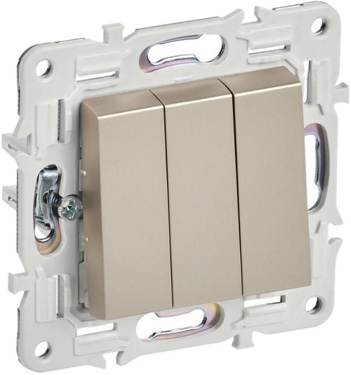 Выключатель трехклавишный IEK SK-V30-0-10-K37