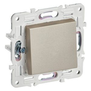 IEK SK-V10-0-10-K37