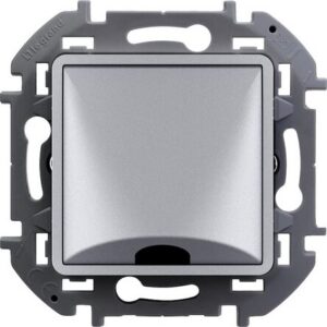 Вывод кабеля Legrand 673892