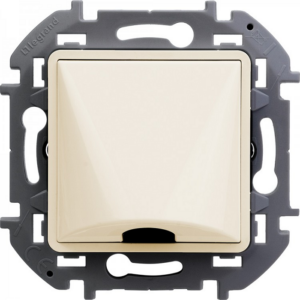 Вывод кабеля Legrand 673891