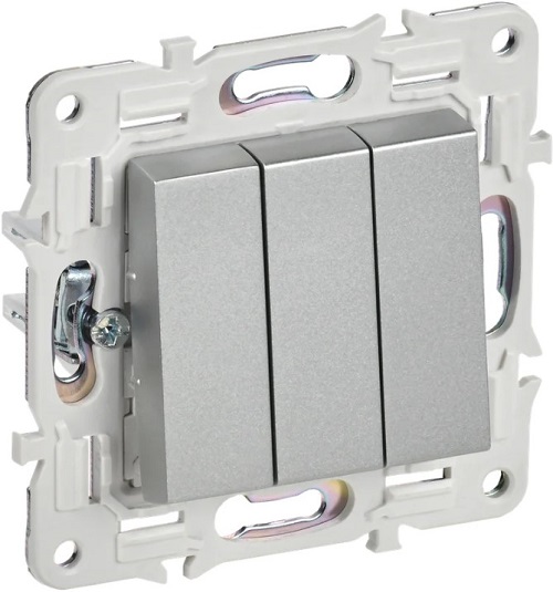 Выключатель трехклавишный IEK SK-V30-0-10-K23